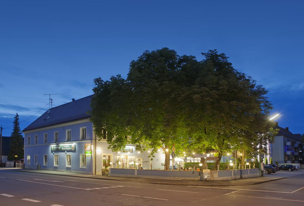 Hotel Blauer Karpfen Oberschleißheim Exteriér fotografie