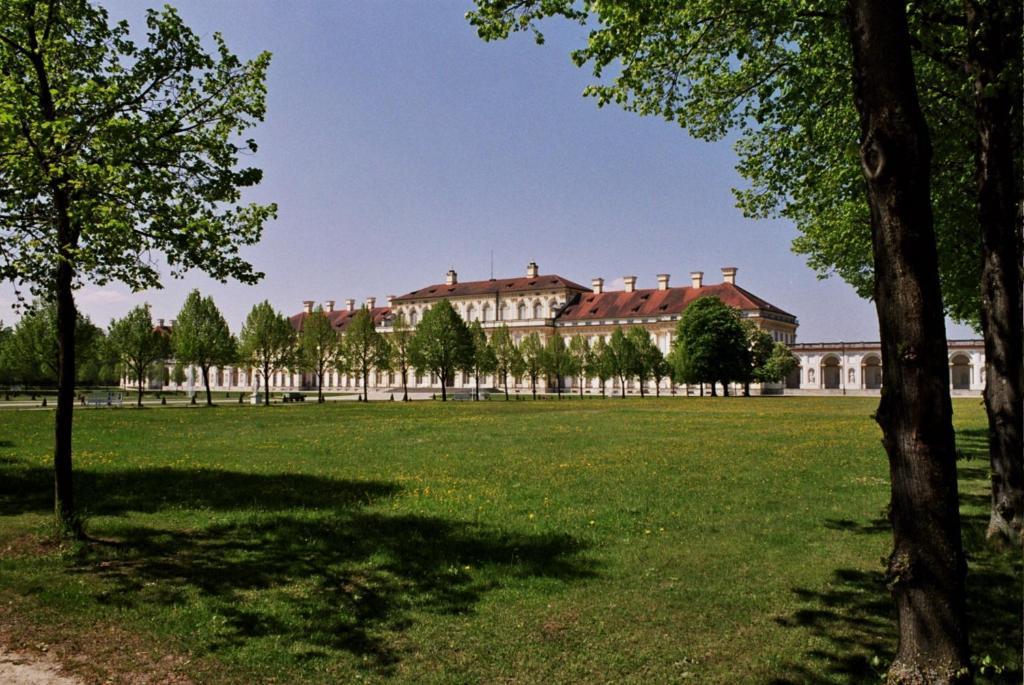 Hotel Blauer Karpfen Oberschleißheim Exteriér fotografie